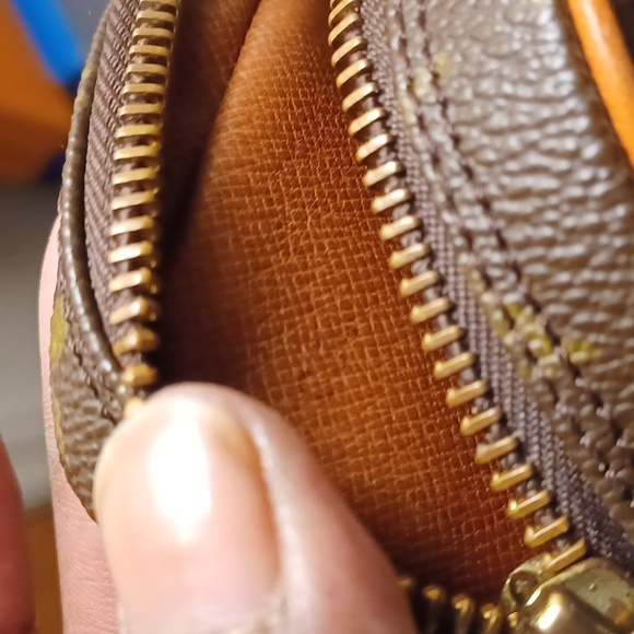 ✨️LOUIS VUITTON MONOGRAM  POCHETTE MARLY BANDOULIÈRE CROSSBODY - Picture 8 of 12